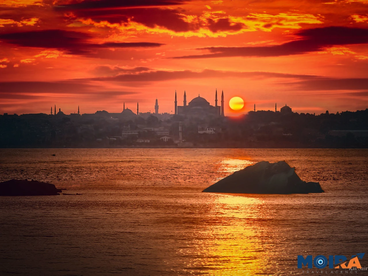 Istanbul-Sunset-Seagull-Bosphorus-Turkey