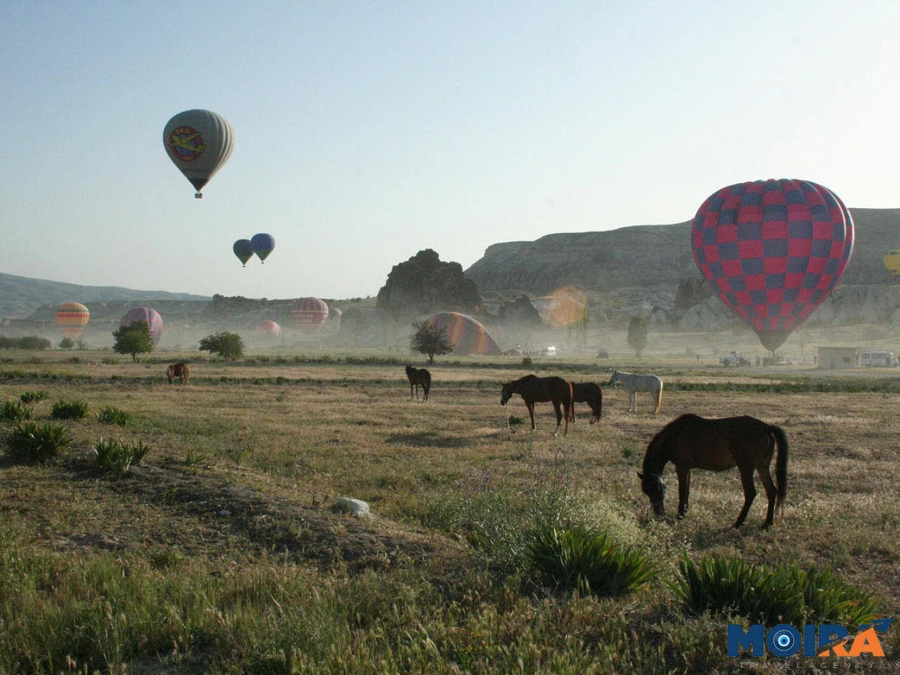 Hot-Air-Balloons-over-Fairy-Chimneys-Cappadocia-Turkey