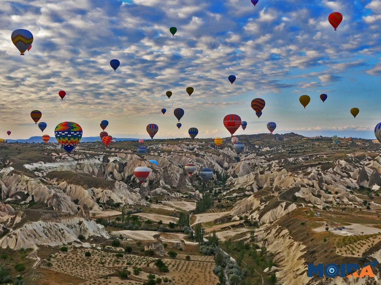 Hot-Air-Balloons-over-Fairy-Chimneys-Cappadocia-Turkey