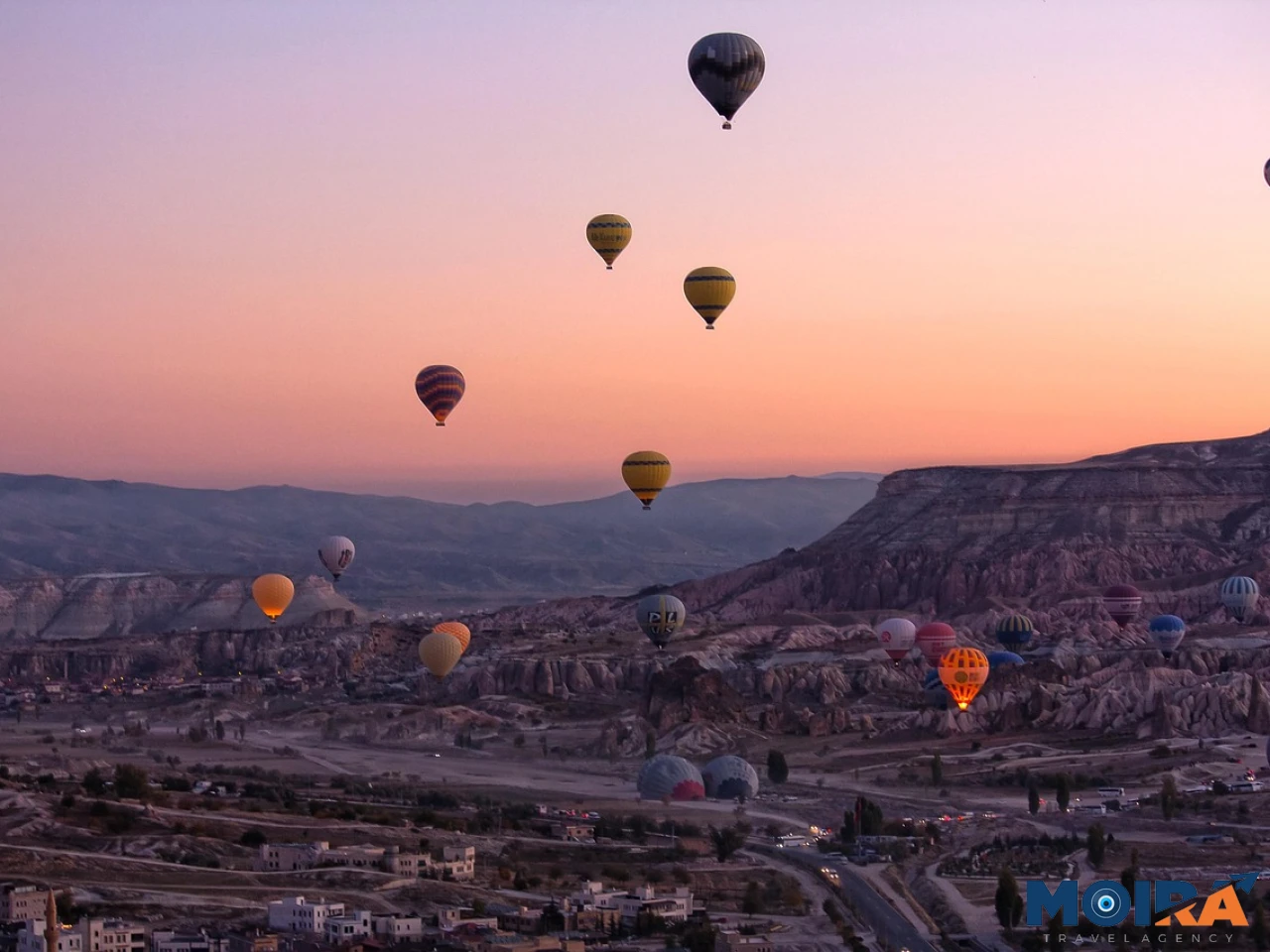 Hot-Air-Balloons-over-Fairy-Chimneys-Cappadocia-Turkey