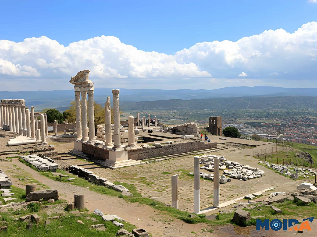 Temple-of-Trajan-Pergamon-Ancient-City-Turkey
