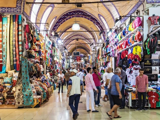 Grand-Bazaar-Interior-Istanbul-Turkey