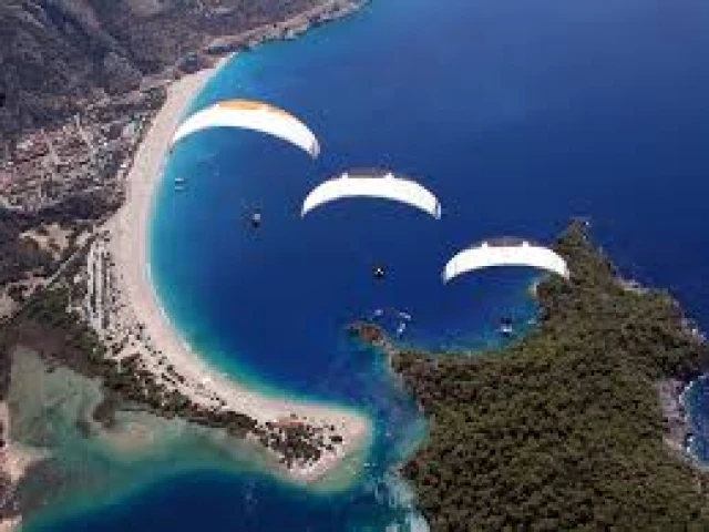 paragliders-over-turquoise-coast-turkey